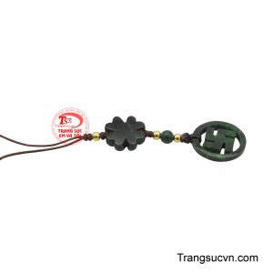 Không chỉ là phụ kiện tô điểm cho chiếc điện thoại thêm độc đáo, móc treo này còn là vật phẩm phong thủy hữu hiệu, giúp thu hút năng lượng tích cực và bảo vệ bạn khỏi những điều không may.