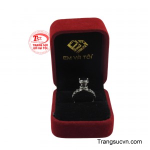 Sản phẩm được giao hàng toàn quốc.