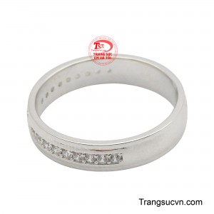 Nó sẽ luôn nhắc nhở người đeo về sự hiện diện của Thiên Chúa trong cuộc sống hàng ngày, là biểu tượng của sự bình an và niềm tin son sắt.