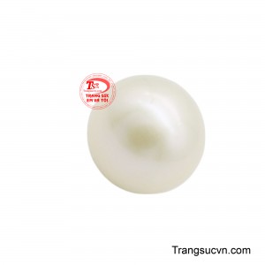 Sắc trắng ngà pha chút kem nhẹ mang lại cảm giác ấm áp và sang trọng, làm nổi bật sự duyên dáng tự nhiên.