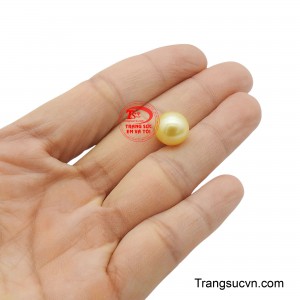 Viên ngọc này là biểu tượng của sự giàu sang và thịnh vượng, rất phù hợp để làm điểm nhấn cho các thiết kế trang sức độc đáo, mang đến sự ấm áp và nổi bật, thể hiện gu thẩm mỹ tinh tế của người sở hữu.