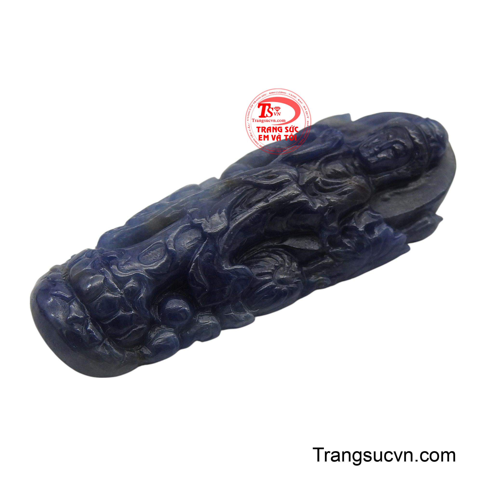 Sapphire, với vẻ đẹp thanh khiết và bền vững, càng tôn vinh hạnh nguyện độ đời của Bồ Tát.
