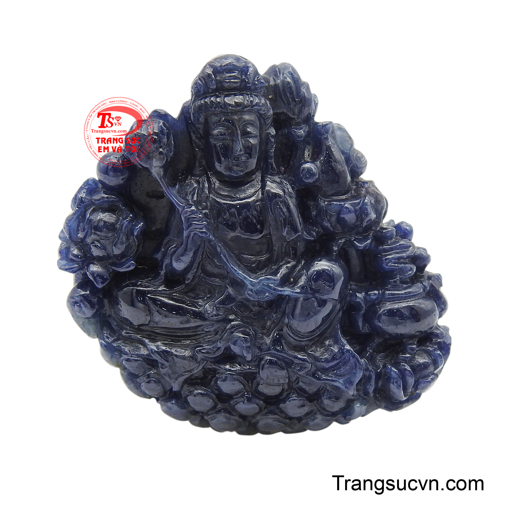 Mặt dây quan âm sapphire mang vẻ đẹp linh thiêng và thanh tịnh.