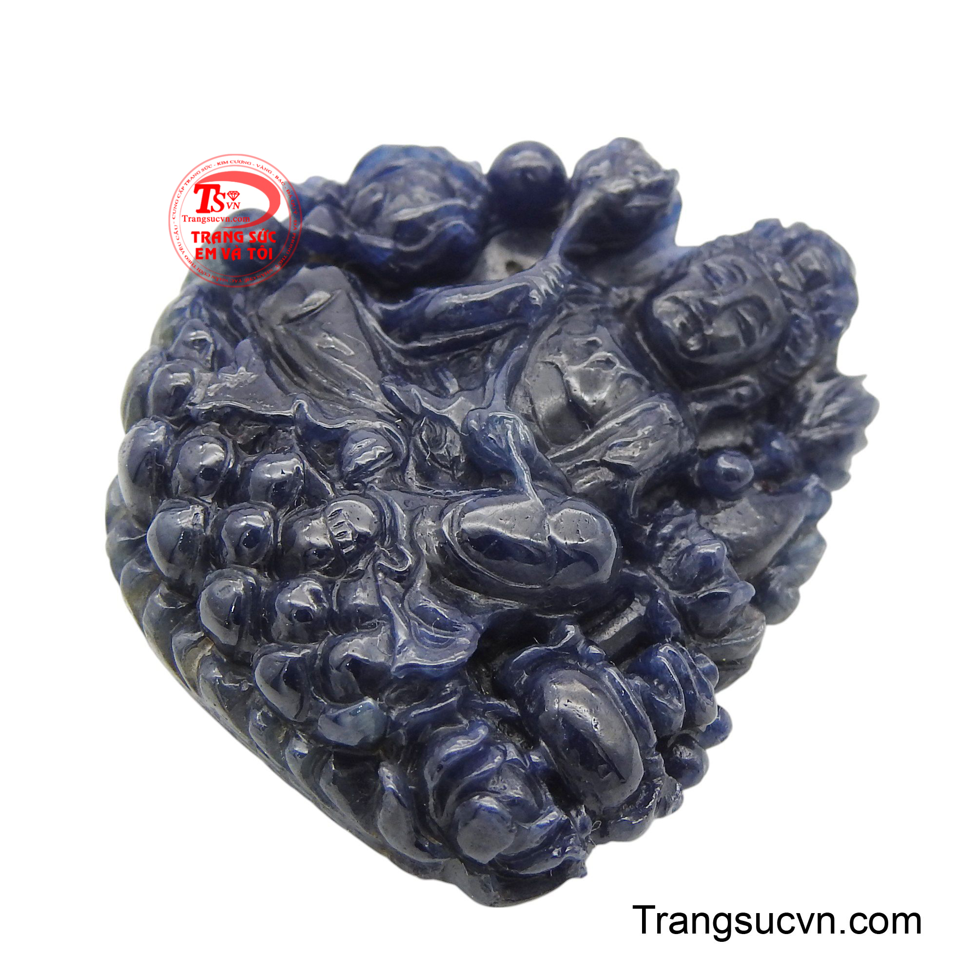 Với thần thái từ hòa, ngài là biểu tượng của lòng đại từ bi, luôn lắng nghe tiếng kêu khổ của chúng sinh và ban rải sự an lạc.