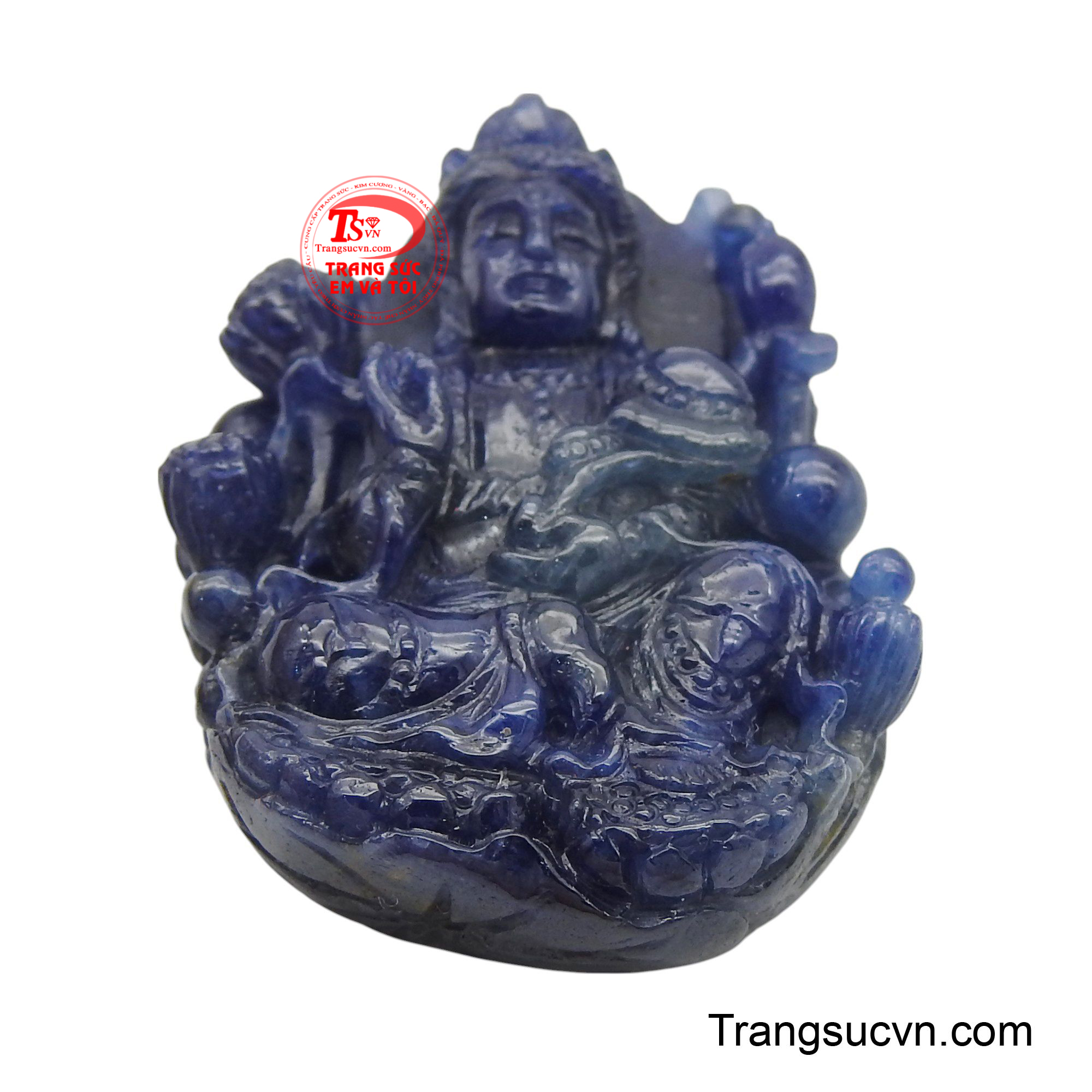 Từ khối đá quý màu xanh biếc, hình ảnh Ngài hiện lên thoát tục, với vẻ mặt an nhiên tự tại, như đang ban phát phước lành và sự bình yên.