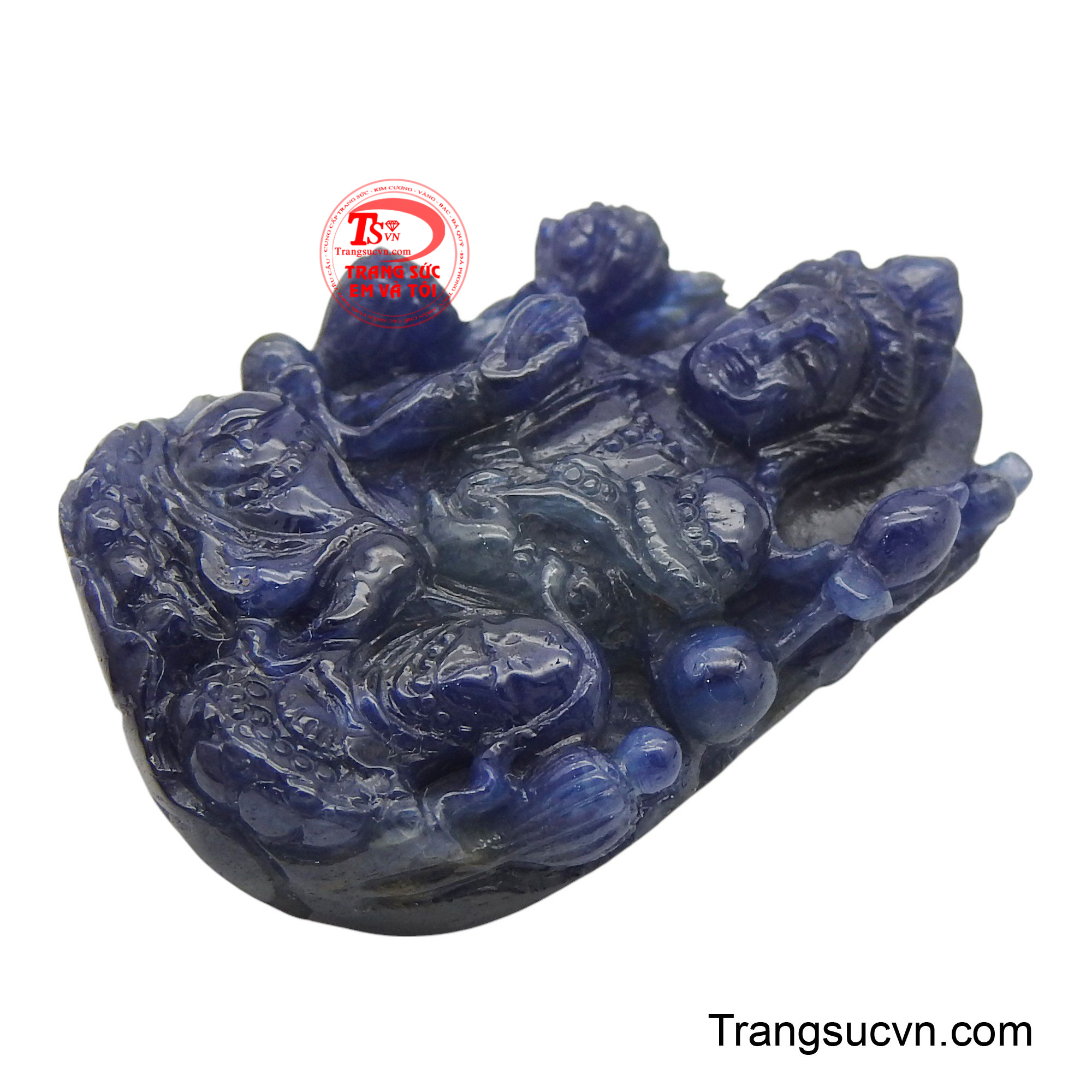 Sapphire, vốn tượng trưng cho sự thuần khiết và trí tuệ, càng làm nổi bật vẻ đẹp từ bi và vô nhiễm của Bồ Tát Quán Thế Âm.