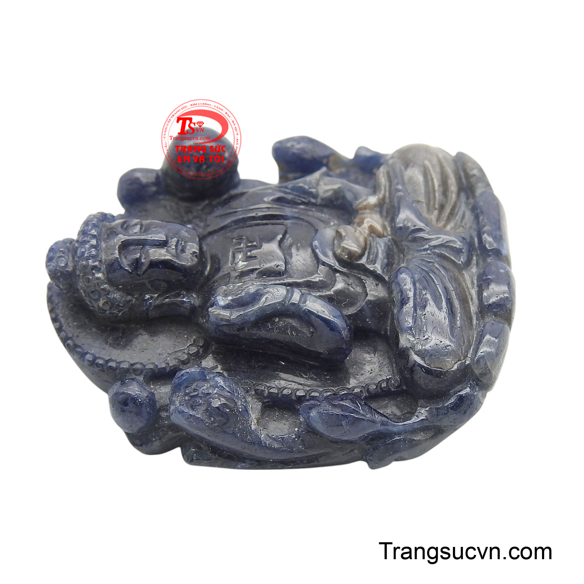 Mang theo mặt dây này không chỉ là trang sức, mà còn là lời nhắc nhở về lòng trắc ẩn, khuyến khích ta sống yêu thương, chia sẻ, và tìm thấy bình yên đích thực trong trái tim mình, như ánh sáng soi rọi vượt qua mọi bóng tối.