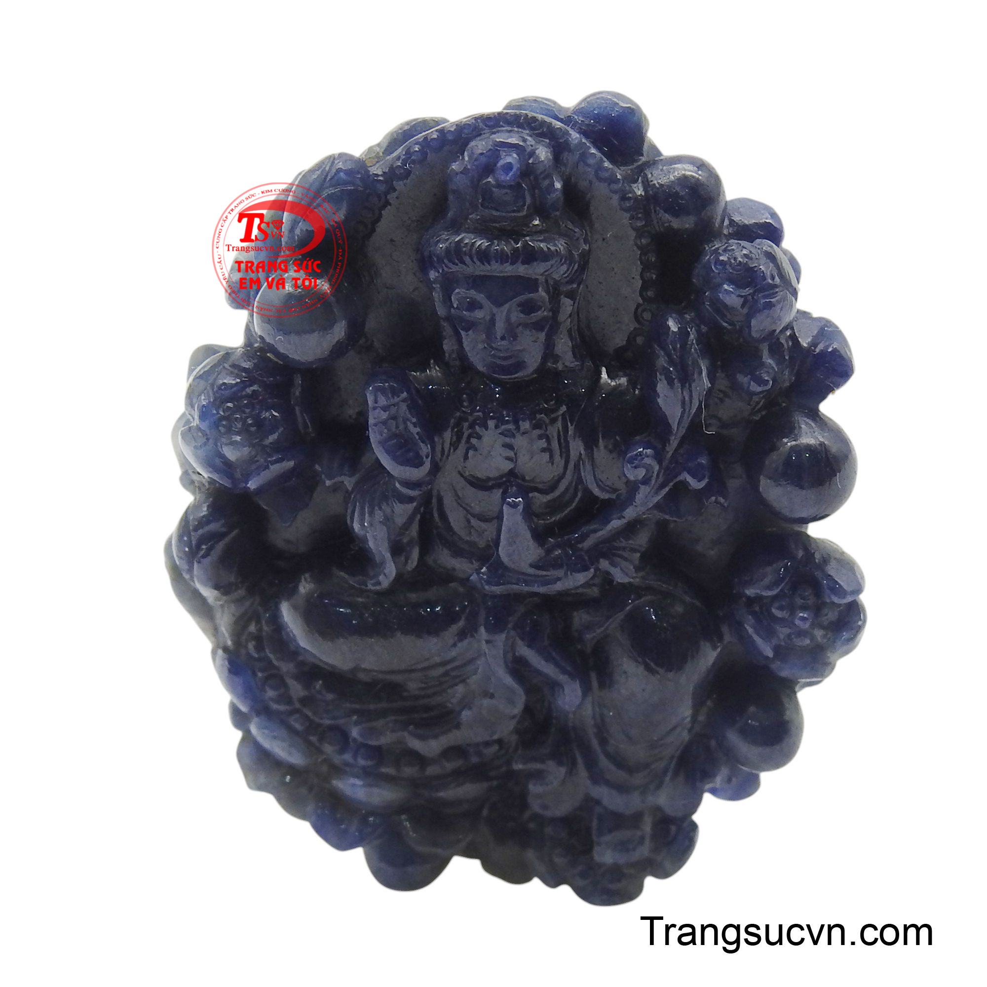 Mặt Phật Quan Âm sapphire thiên nhiên đẹp được chế tác từ Sapphire thiên nhiên, mang vẻ đẹp tâm linh và huyền bí.