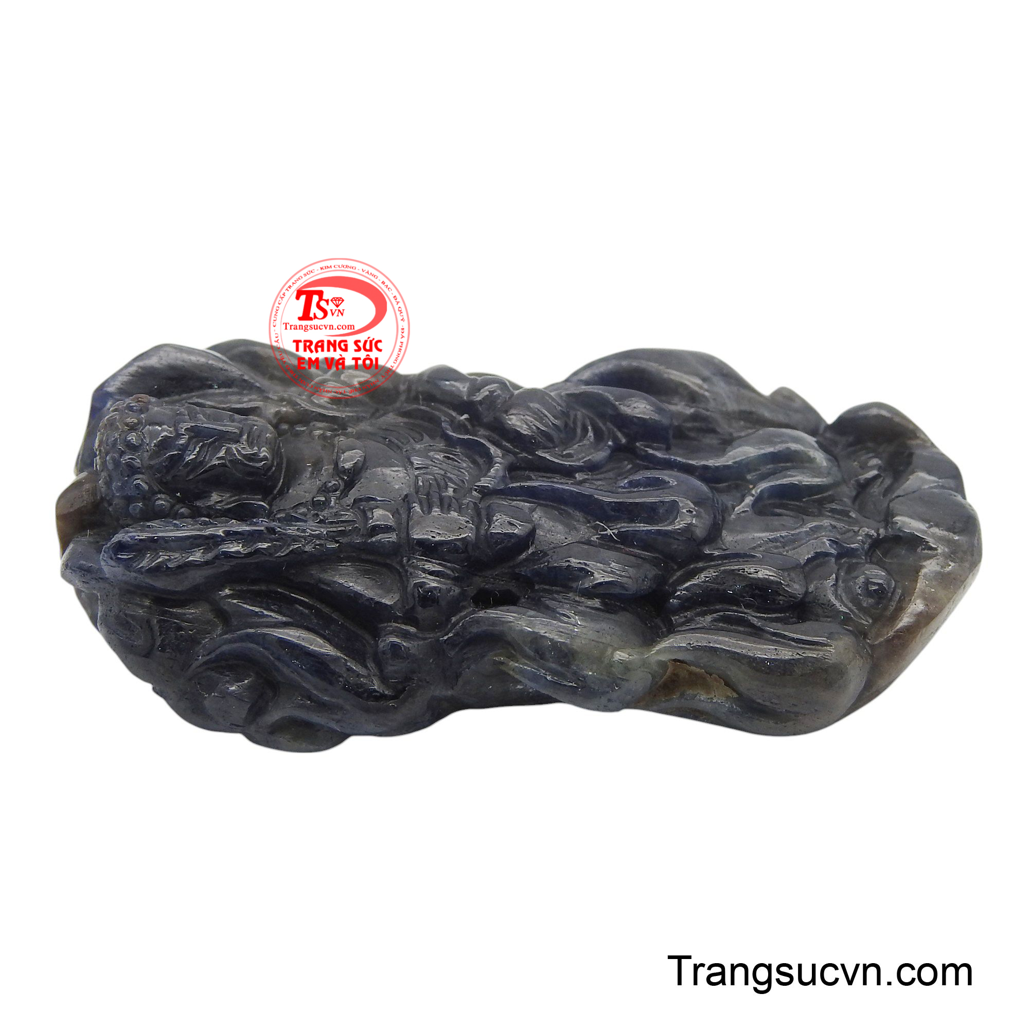 Đây không chỉ là một tác phẩm nghệ thuật tinh xảo mà còn là bùa hộ mệnh, mang lại sự bình an và sức mạnh cho người sở hữu, giúp họ vượt qua mọi thử thách trong cuộc sống.