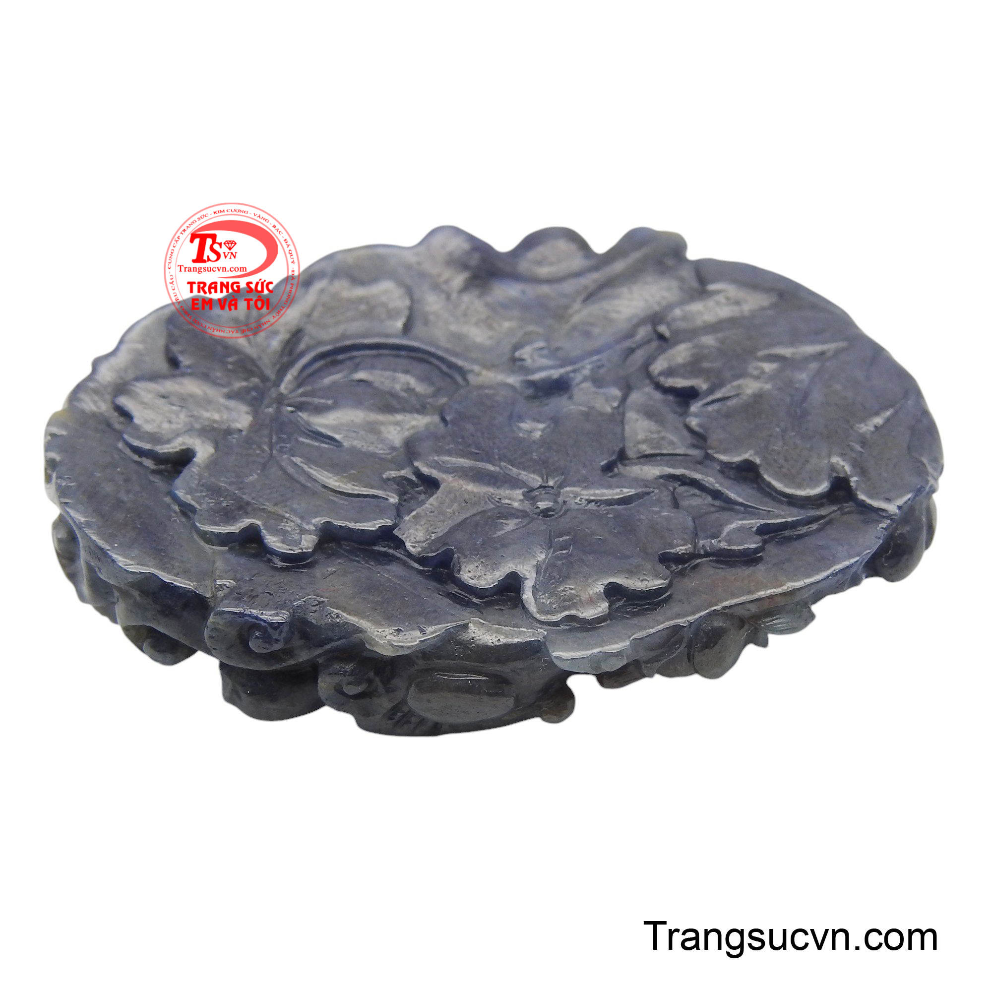 Đây không chỉ là một vật phẩm mang giá trị thẩm mỹ cao mà còn là biểu tượng tâm linh sâu sắc, giúp người sở hữu cảm thấy được che chở, ban phước lành, tìm thấy sự an lạc trong tâm hồn và hướng thiện trong cuộc sống.
