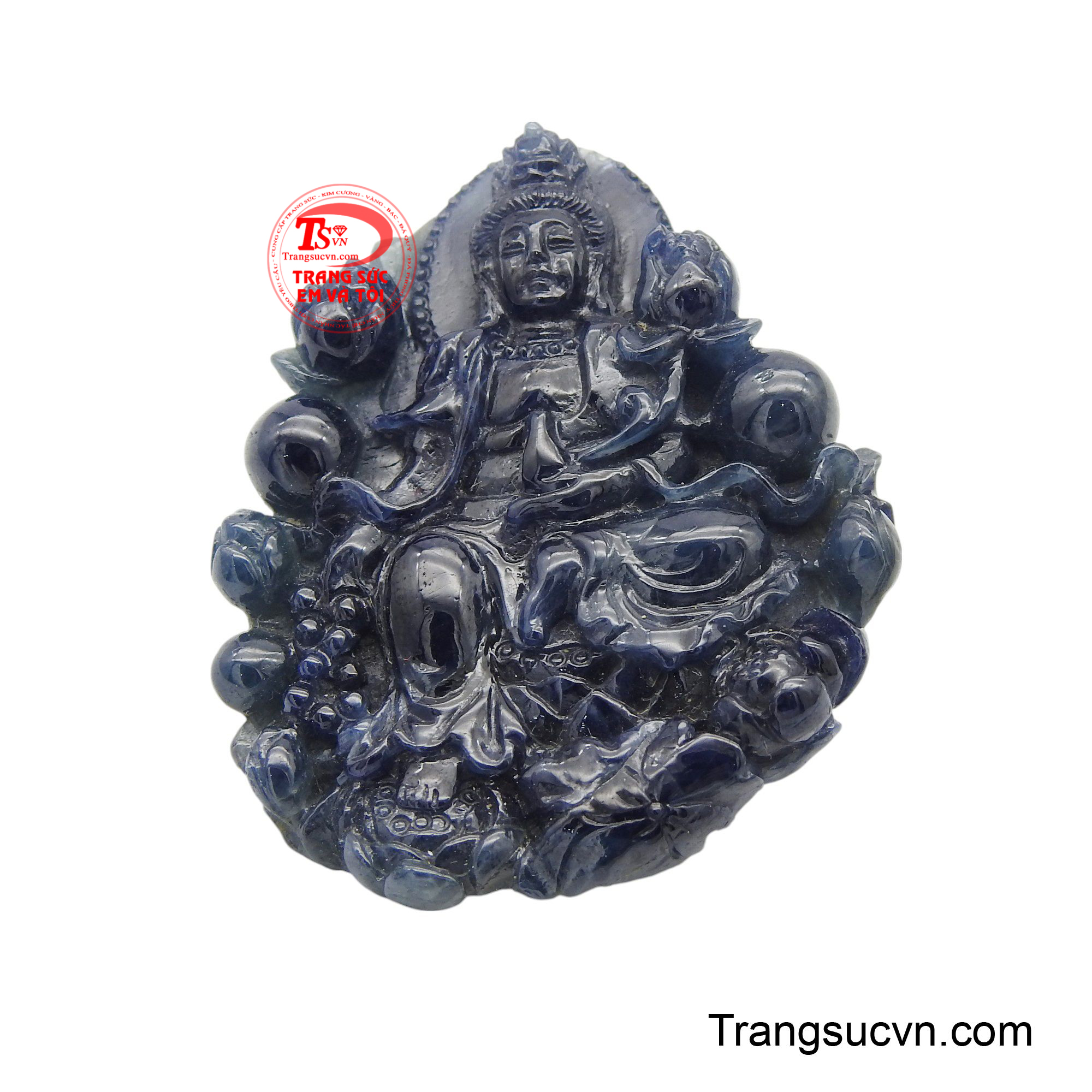 Sắc lam thuần khiết của viên ngọc như đại dương bao la, tượng trưng cho lòng từ bi rộng lớn của ngài, sẵn sàng che chở và hóa giải mọi khổ đau.