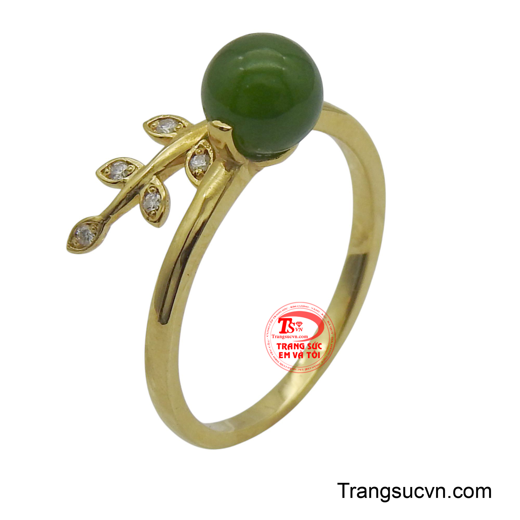 Nhẫn vàng 18K giọt ngọc xanh nổi bật với thiết kế giọt ngọc xanh tinh tế, mang đến vẻ đẹp vừa sang trọng vừa gần gũi với thiên nhiên.