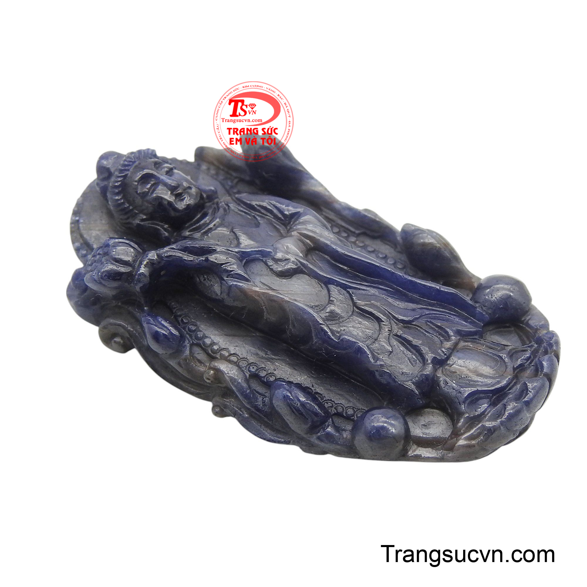 Với dung mạo hiền từ và tư thế ung dung, tự tại, pho tượng là biểu tượng của sự bình yên nội tâm và lòng từ bi vô hạn.