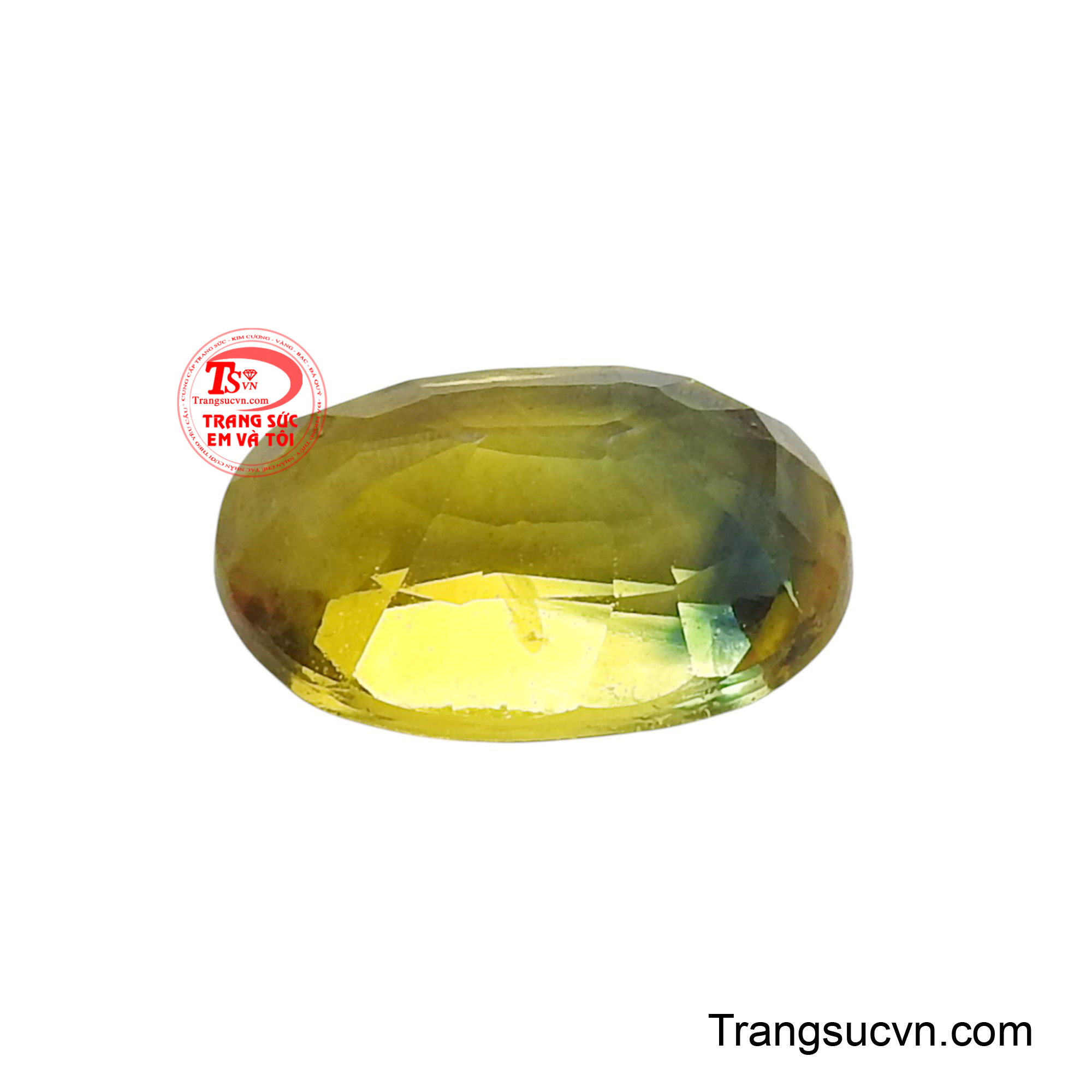 Viên đá Sapphire có vẻ đẹp rực rỡ trong trẻo, chúng tỏa sáng như ánh mặt trời.