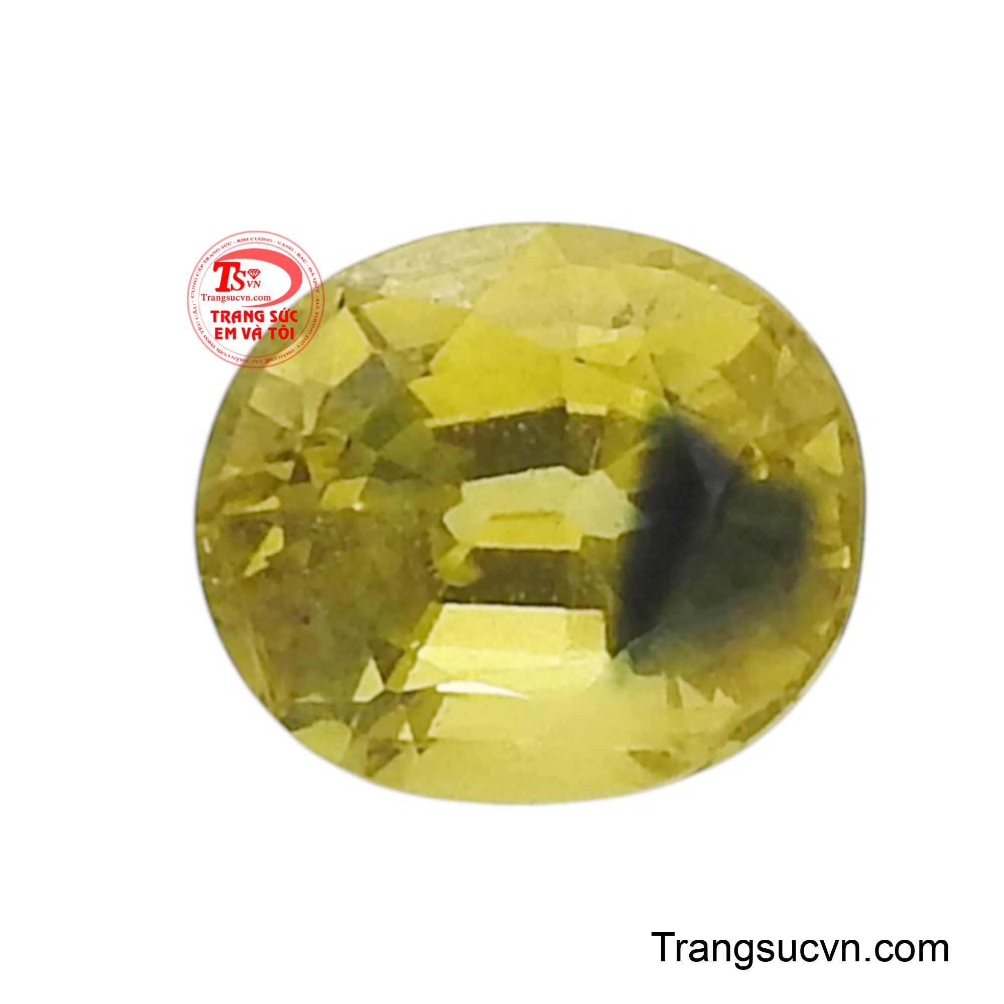 Viên Saphir may mắn với sắc vàng rực rỡ như ánh nắng mặt trời, viên đá mang đến cảm giác ấm áp và tươi mới, xua tan đi những u ám.