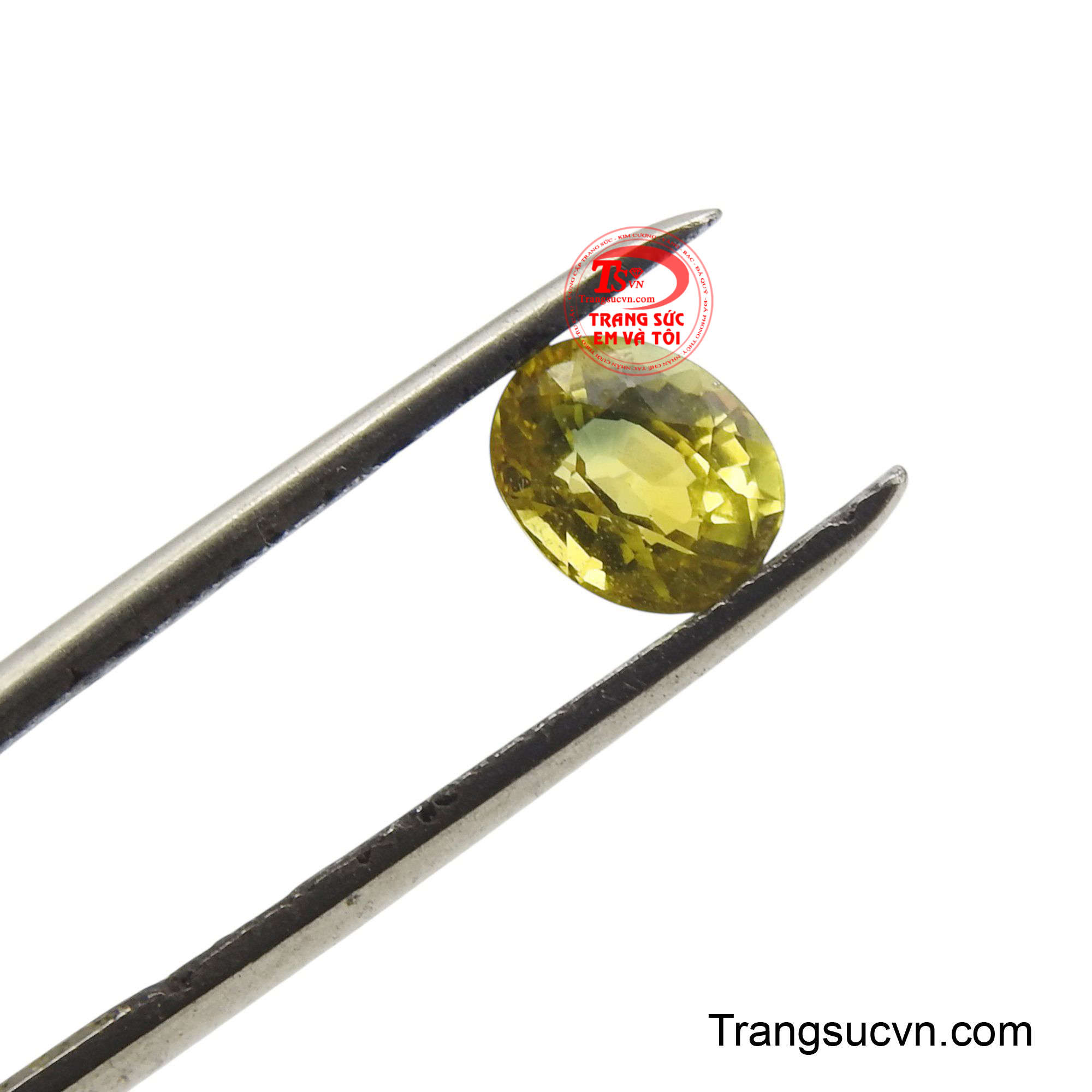 Saphir vàng là biểu tượng cho giàu sang và phú quý.