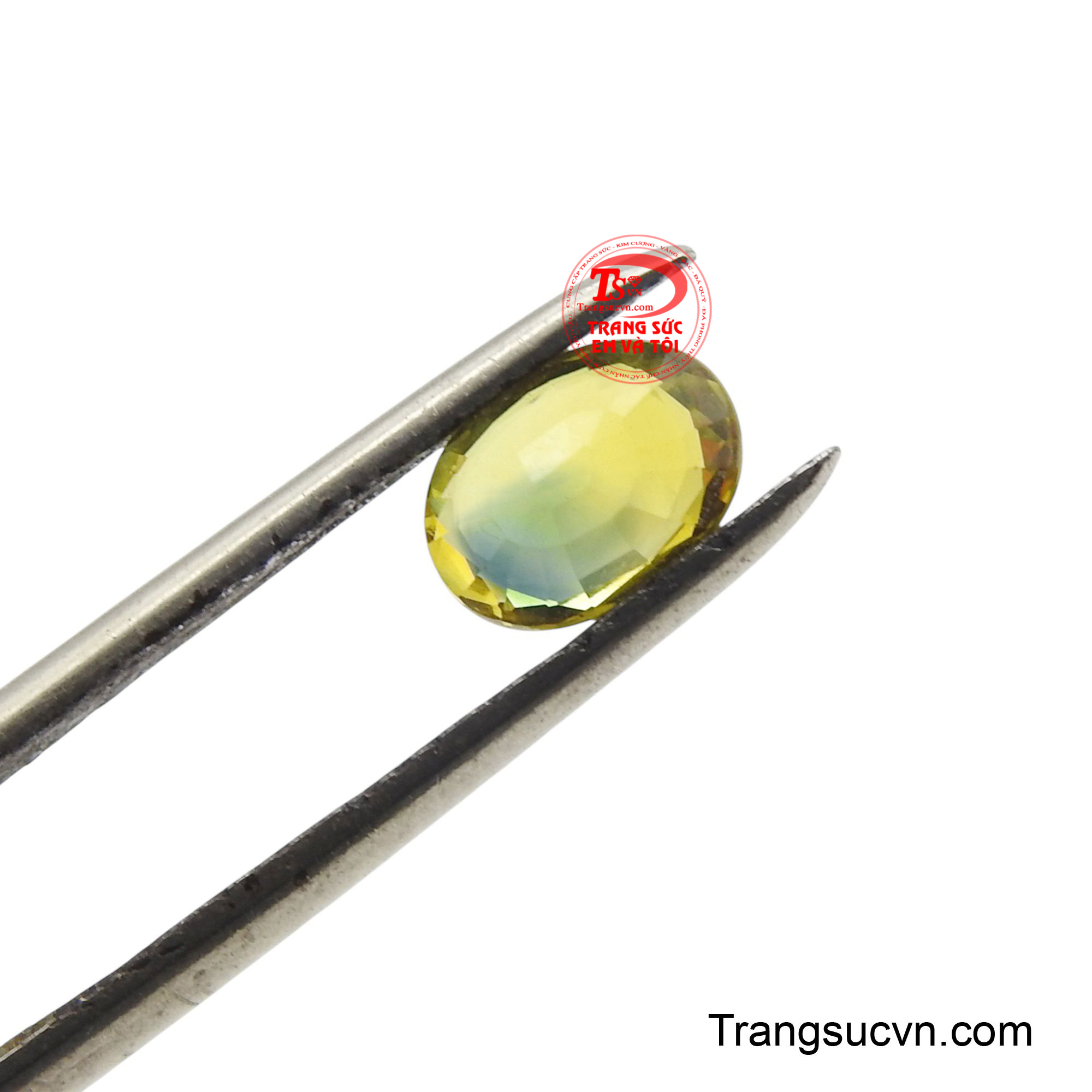 Viên đá này không chỉ là một biểu tượng của sự sang trọng mà còn thể hiện sự khác biệt và gu thẩm mỹ tinh tế.