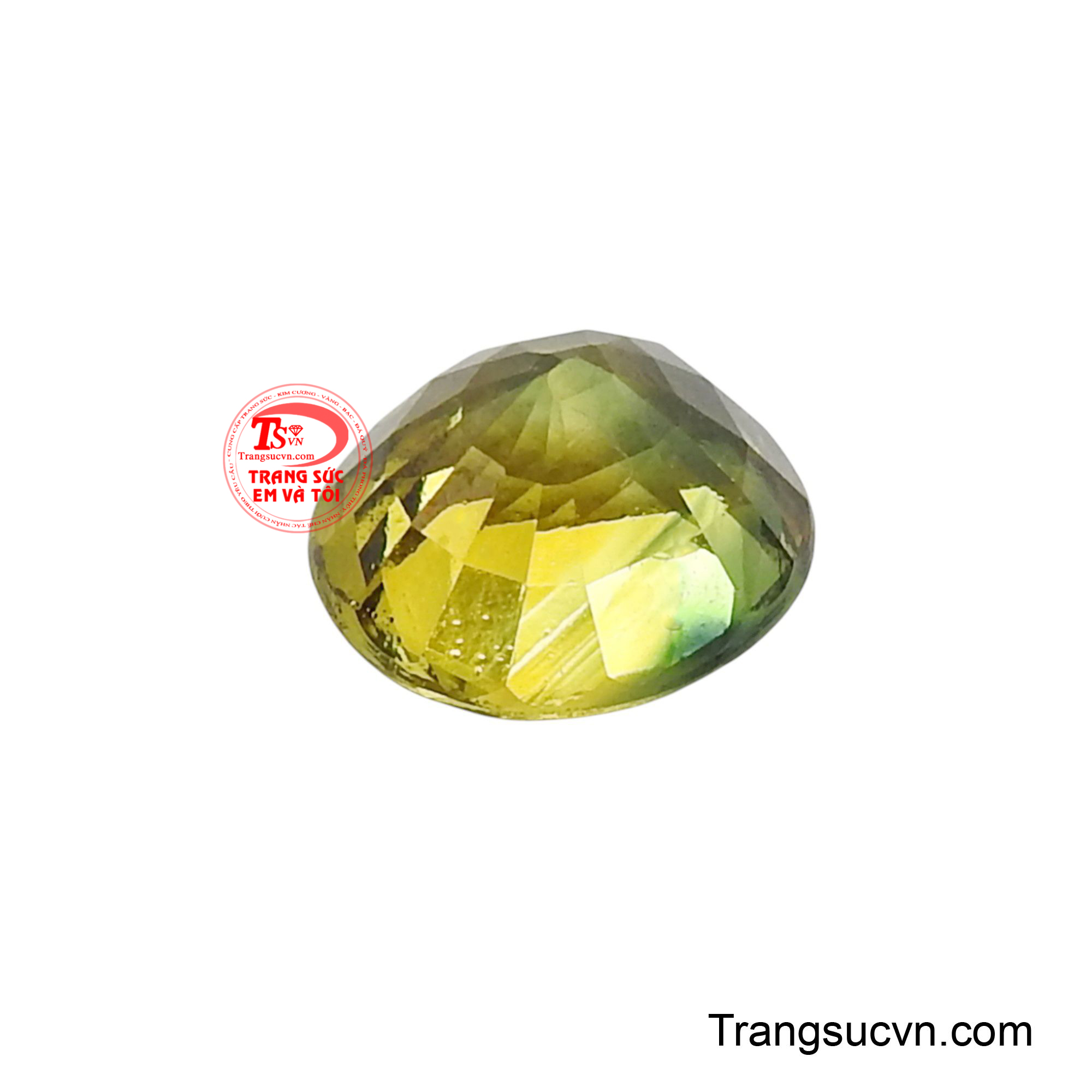 Màu sắc độc đáo này gợi nhớ đến những khu rừng cổ tích hay kho báu ẩn giấu, hàm chứa một nguồn năng lượng huyền diệu.