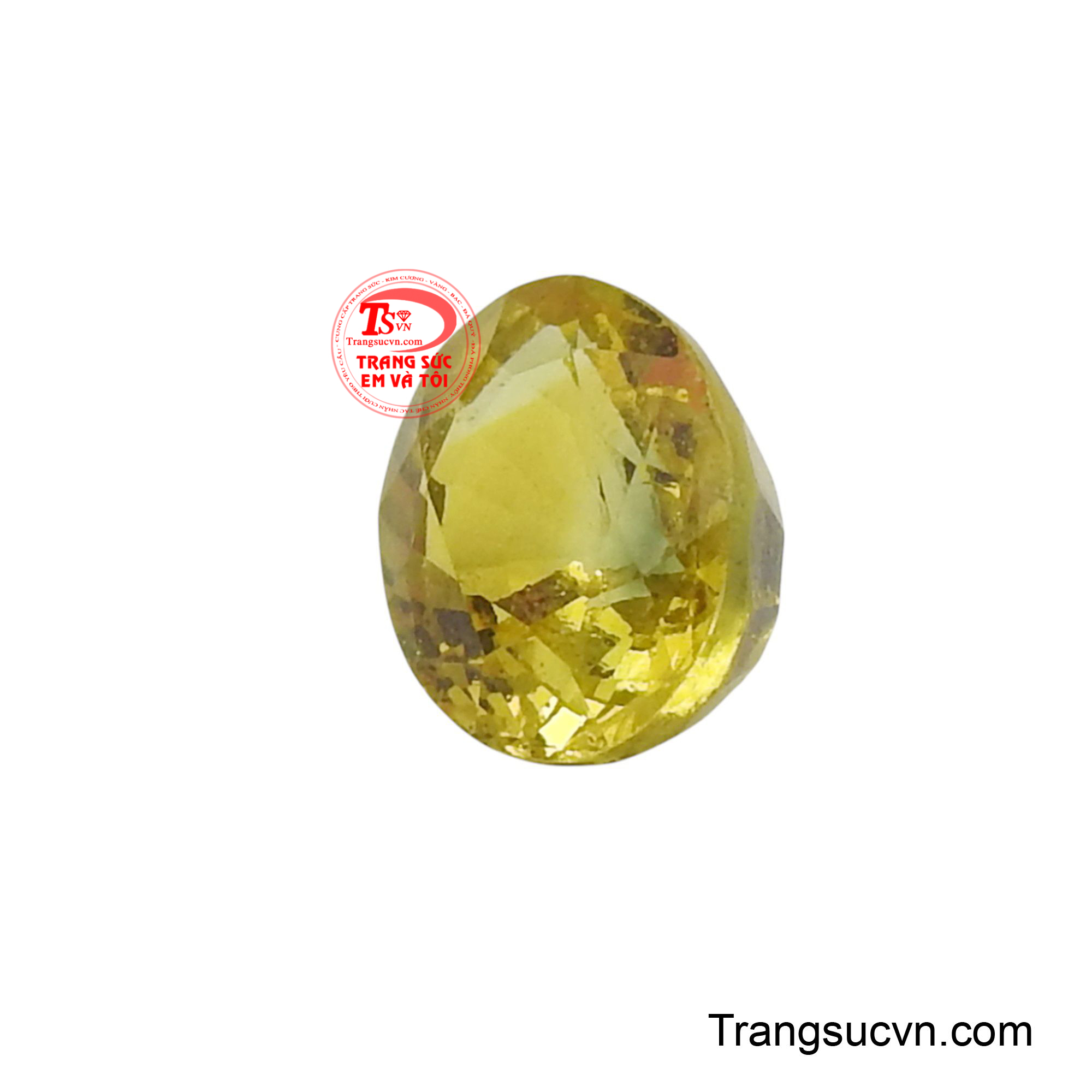 Mỗi góc cạnh của viên đá dường như đều thu hút và phản chiếu ánh sáng, tạo nên một vẻ đẹp lấp lánh và đầy sức sống.