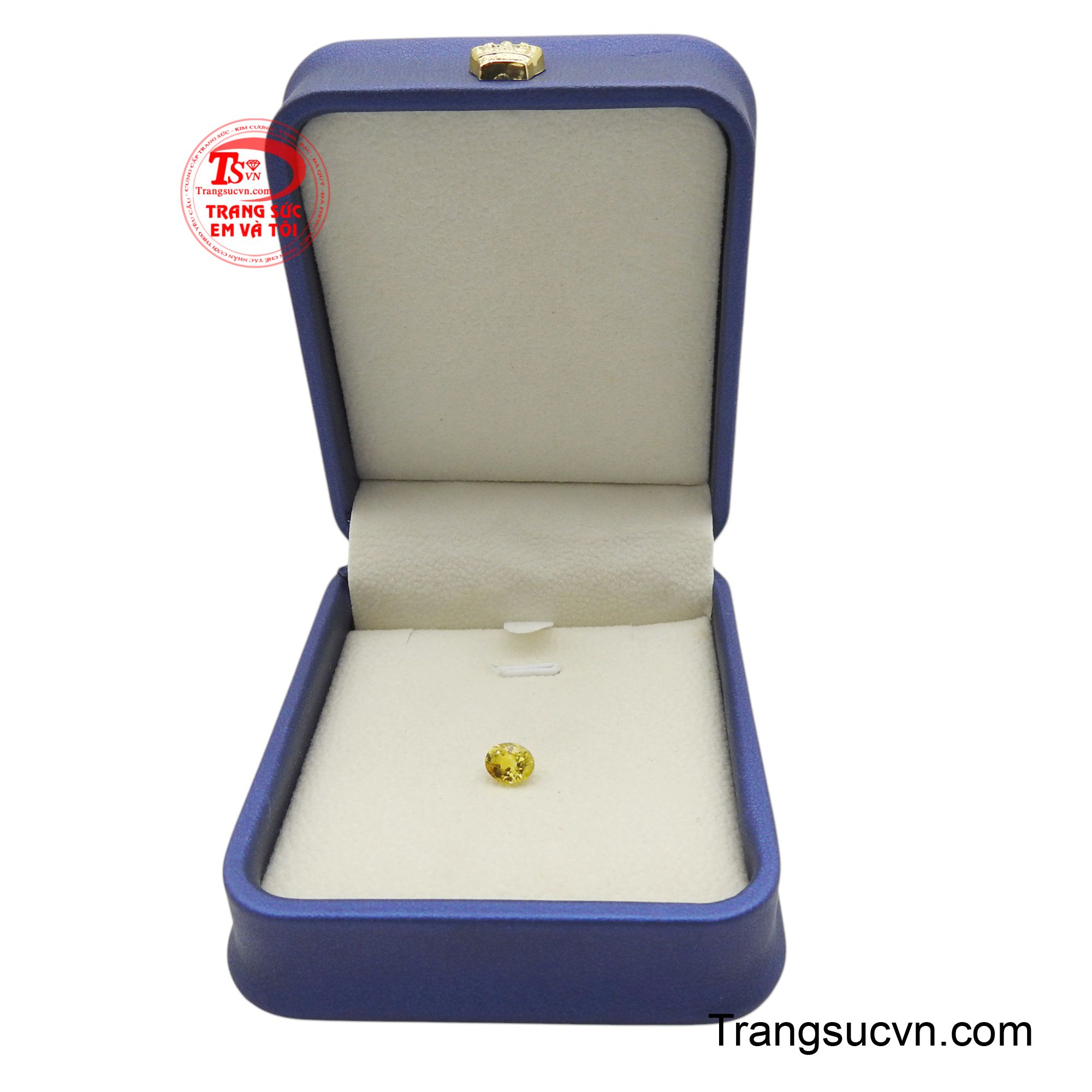 Viên Sapphire này không chỉ là một món trang sức giá trị mà còn là một vật phẩm phong thủy mạnh mẽ, được tin là sẽ mang lại may mắn, thành công trong kinh doanh và giúp chủ nhân đạt được những ước mơ về một cuộc sống đủ đầy, an lành.