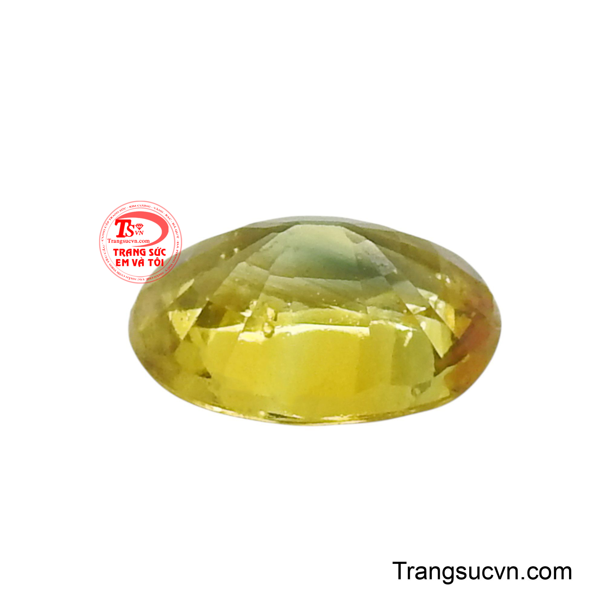 Màu sắc vàng tươi sáng tạo nên sự sang trọng và quý phái khi bạn chế tác thành bất kì món trong sức nào như nhẫn, vòng tay,…