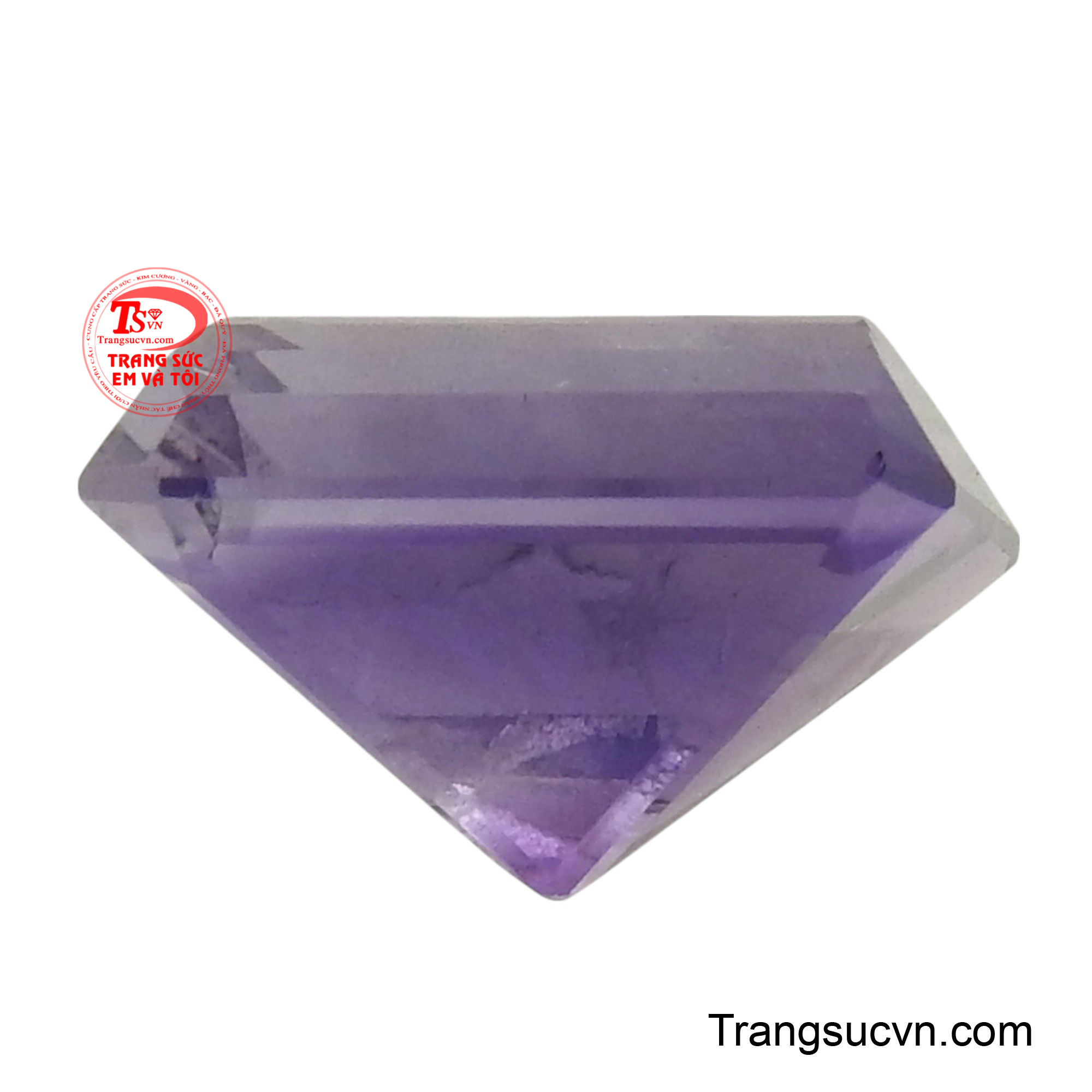 Sắc tím huyền ảo, từ tông đậm đến nhạt, tạo nên chiều sâu cuốn hút, làm mỗi góc cạnh phản chiếu ánh sáng một cách độc đáo.