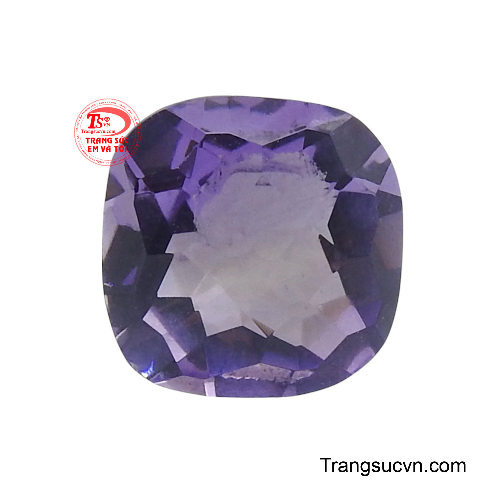 Viên thạch anh tím vuông mang một vẻ đẹp tinh tế và đầy quyền năng, với sắc tím đậm sâu gợi nhắc về sự sang trọng và huyền bí.