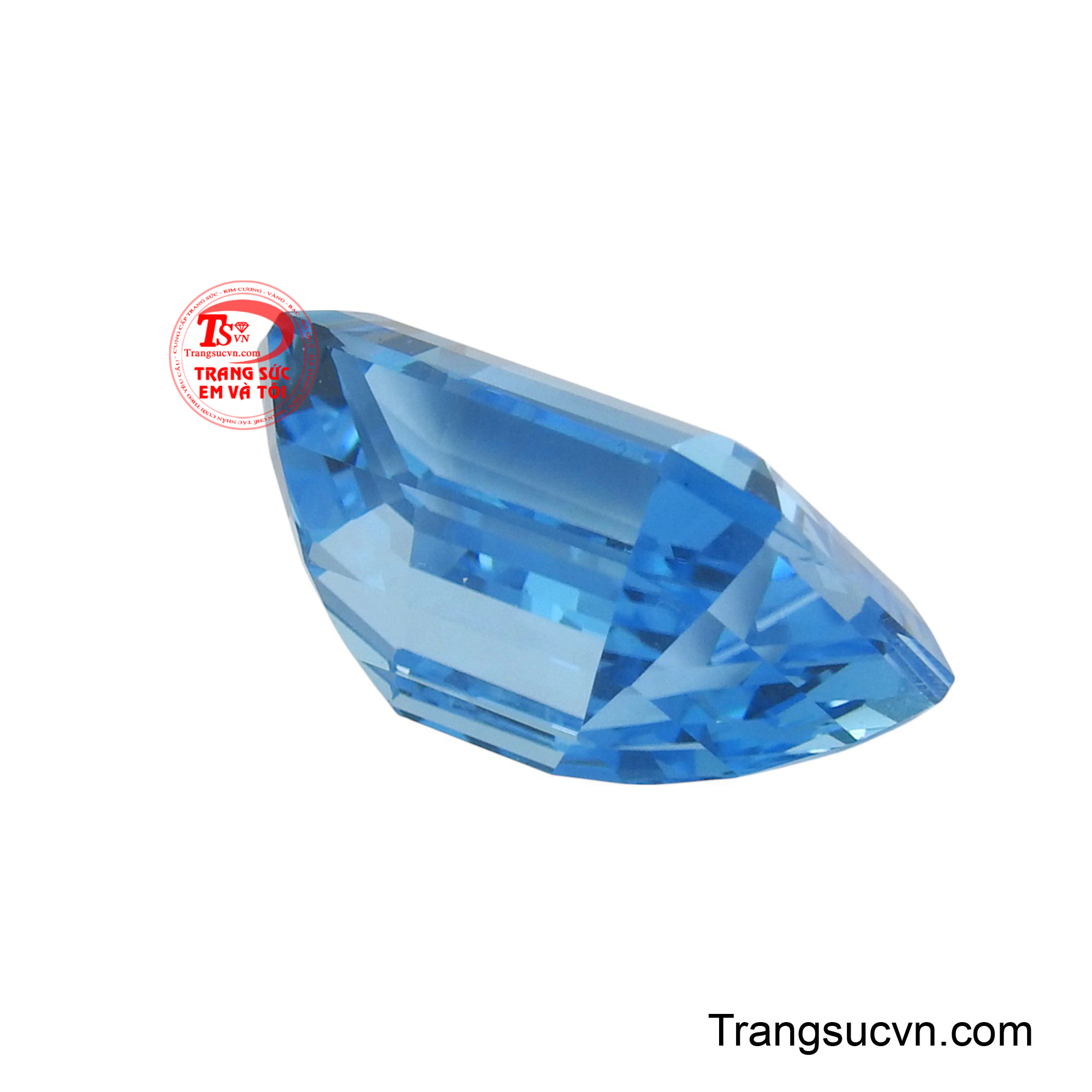 Viên Topaz giúp phụ nữ thêm xinh đẹp, rạng ngời, còn đàn ông thì mạnh mẽ cùng sự thông thái, xua tan sự giận giữ và lòng hận thù.