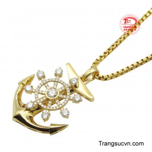 Dây chuyền vàng 18K với thiết kế nam tính, mạnh mẽ, càng tôn lên vẻ lịch lãm và đẳng cấp cho người đeo.