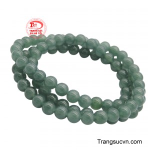 Đây không chỉ là một món trang sức làm đẹp, mà còn ẩn chứa ý nghĩa phong thủy tốt lành, mang lại sự bình an và may mắn cho người sở hữu.