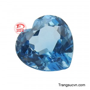 Sắc xanh lam trong trẻo, dịu mát gợi nhớ về đại dương bao la, chứa đựng những cảm xúc sâu lắng và chân thành.