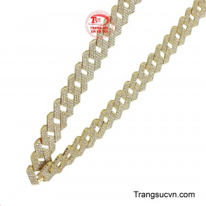 Đây là phụ kiện lý tưởng để thể hiện cá tính mạnh mẽ và đẳng cấp riêng của người đàn ông hiện đại.