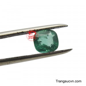 Bên cạnh vẻ đẹp lộng lẫy, viên đá này có thể thu hút tài lộc và đem lại may mắn cho người làm kinh doanh.