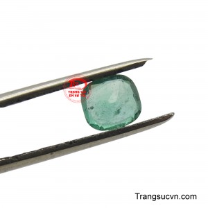 Việc sở hữu bộ trang sức đính đá Emerald cũng là cách để khẳng định gu thẩm mỹ tinh tế và đẳng cấp của bản thân.