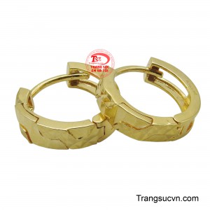 Thiết kế bo tròn, ôm sát vành tai không chỉ mang lại vẻ đẹp tinh tế mà còn tạo cảm giác thoải mái khi đeo.