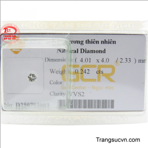Kim cương thiên nhiên 4 ly đẹp với độ cứng và độ bền vượt trội. 