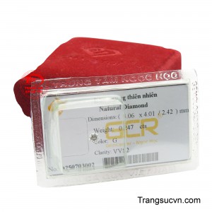 Với kích thước vừa phải viên kim cương này có thề dùng để gắn lên nhẫn.