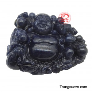 Với nụ cười hoan hỷ và hình dáng phúc hậu, Ngài biểu trưng cho sự viên mãn, vô ưu và tài lộc dồi dào.