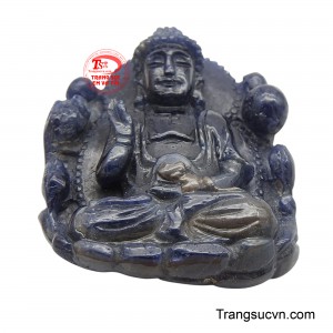 Mỗi đường nét điêu khắc đều toát lên sự lắng nghe và thấu hiểu nỗi khổ của chúng sinh, như chính hạnh nguyện của Ngài.