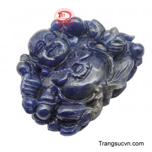 Đeo Di Lặc sapphire này bên mình là mang theo lời chúc tụng về sự thịnh vượng, bình an và niềm hạnh phúc trọn vẹn, giúp mọi sự hanh thông, vạn điều như ý.