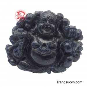 Mặt Di Lặc Sapphire phong thủy được chế tác từ đá sapphire tự nhiên, sở hữu gam màu xanh đậm huyền bí và lấp lánh.