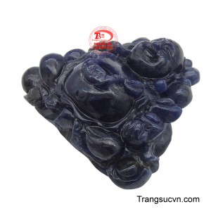 Không chỉ là một tác phẩm nghệ thuật tinh xảo, tượng Di Lặc Sapphire còn là biểu tượng của tài lộc, may mắn và sự đủ đầy, mang đến vượng khí cho gia chủ.