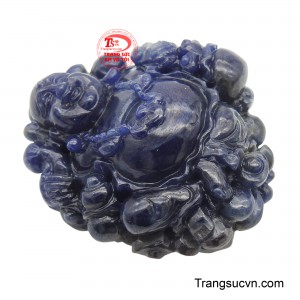 Viên đá quý không chỉ tạo nên vẻ đẹp sang trọng mà còn ẩn chứa nguồn năng lượng tích cực, thu hút niềm vui và tài lộc cho gia chủ.