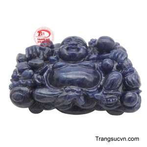 Với nụ cười rạng rỡ và ánh mắt hiền từ, Ngài Di Lặc mang đến cảm giác bình yên và sự che chở.