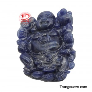 Từng đường nét trên gương mặt Phật Di Lặc đều toát lên nụ cười hoan hỷ, ánh mắt từ bi và dáng vẻ ung dung tự tại, biểu trưng cho sự vô ưu, vô lo trong cuộc sống.