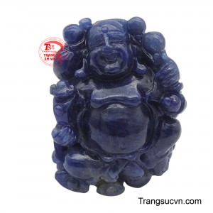 Mặt Phật Di Lặc Sapphire phát tài được chế tác từ khối sapphire tự nhiên với sắc xanh lam sâu thẳm.