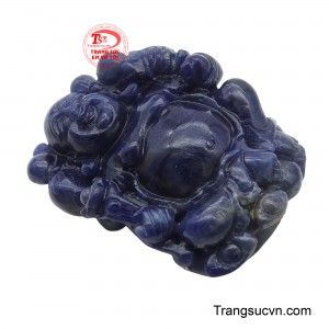 Đây không chỉ là một món trang sức tinh xảo mà còn là vật phẩm cát tường, hứa hẹn mang đến thịnh vượng, an lạc và những điều tốt lành cho người sở hữu.