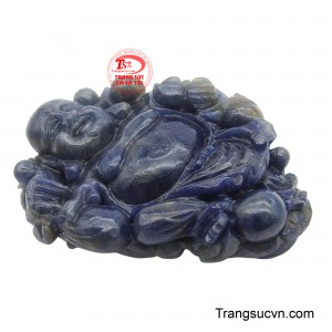 Từng đường nét chạm khắc tinh xảo, sống động, thể hiện sự khéo léo của nghệ nhân.