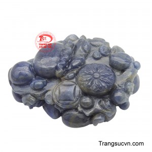 Mặt dây chuyền này không chỉ là một món trang sức quý giá mà còn là vật phẩm phong thủy mang ý nghĩa sâu sắc, giúp thu hút may mắn, bình an và thịnh vượng.