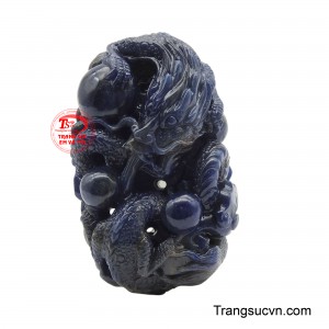 Mặt rồng Sapphire tài lộc biểu tượng cho quyền uy, sức mạnh và sự thịnh vượng.